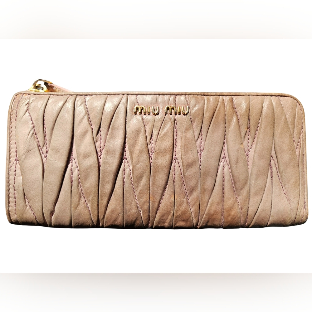 Pre-loved Miu Miu Matelassé Long Wallet